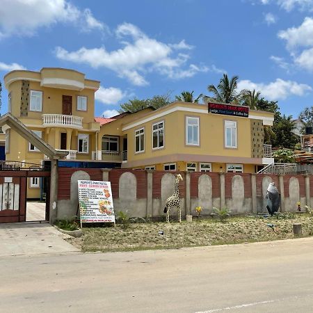 Moments Park Motel Dar es Salaam Exterior photo